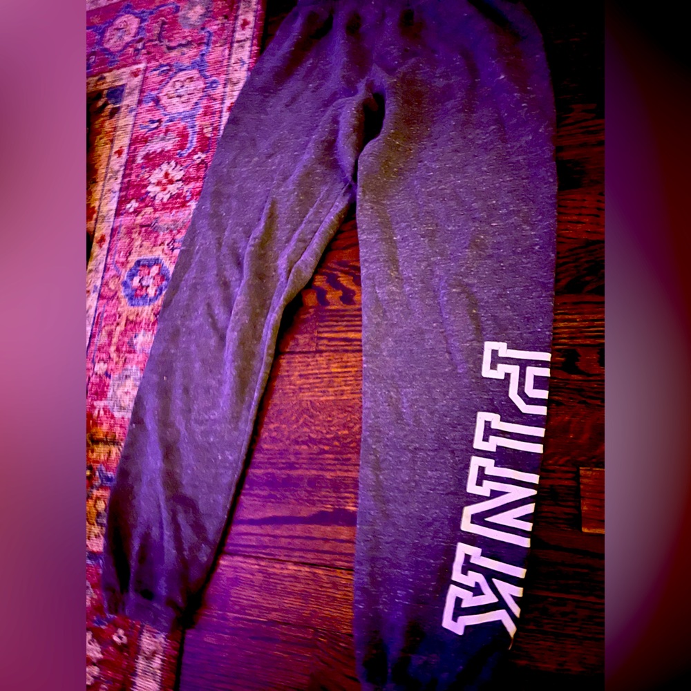 vintage fuzzy pink pants!!!🩷🩷🖤🖤